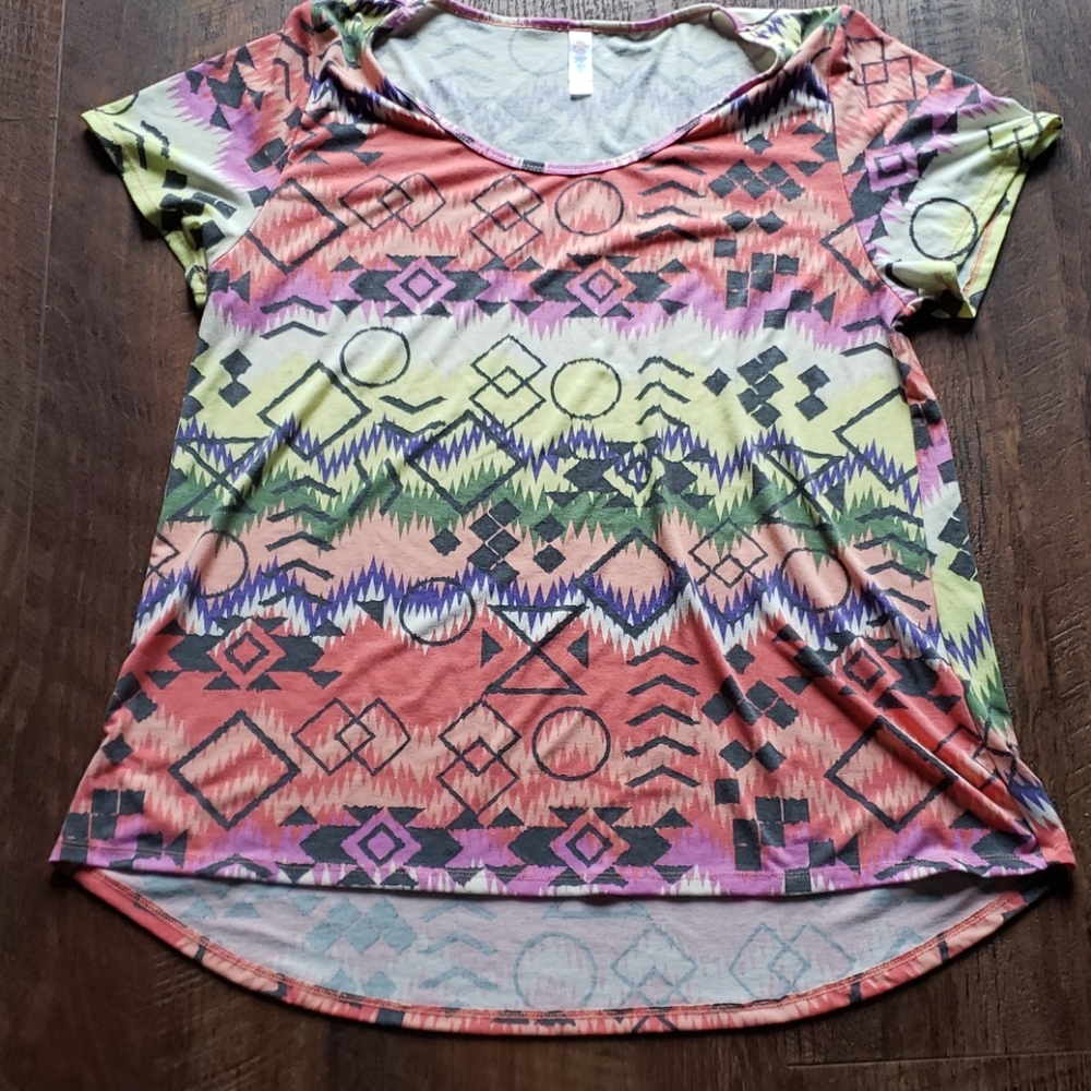 Lularoe Classic Tee ($BUNDLE AND SAVE$)